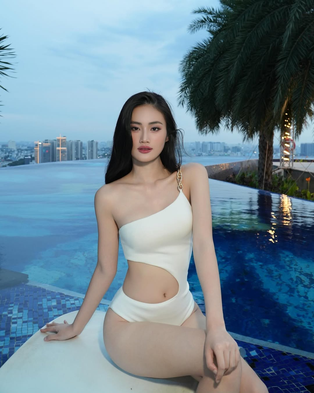 Ý Nhi tung clip mặc bikini khoe trọn body, dân tình khen rần rần một điểm- Ảnh 7.