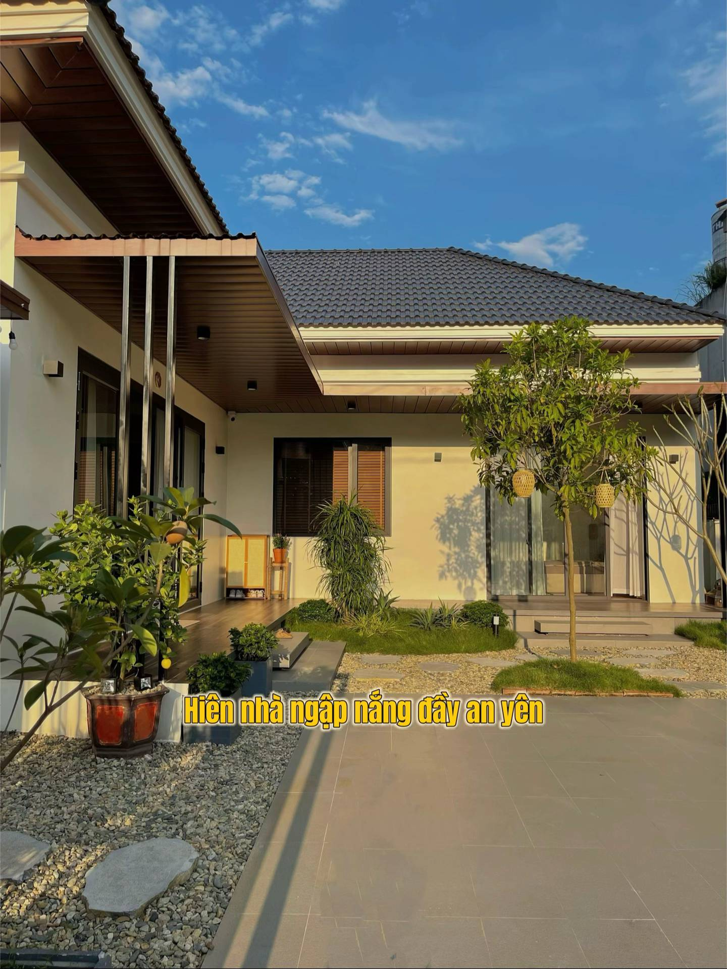Cặp vợ chồng trẻ xây nhà hướng Tây vẫn mát mẻ nhờ 1 chiêu đơn giản, tổ ấm rộng 300m2 đẹp như resort nghỉ dưỡng lại xuất phát từ một bản mẫu free trên mạng- Ảnh 9.