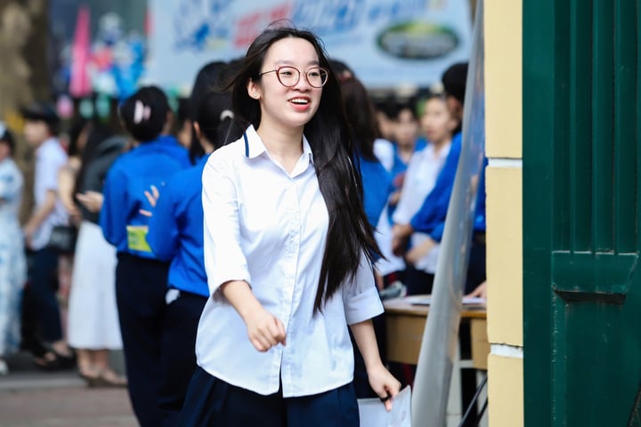 Đáp án các môn thi vào lớp 10 công lập Hà Nội- Ảnh 1.