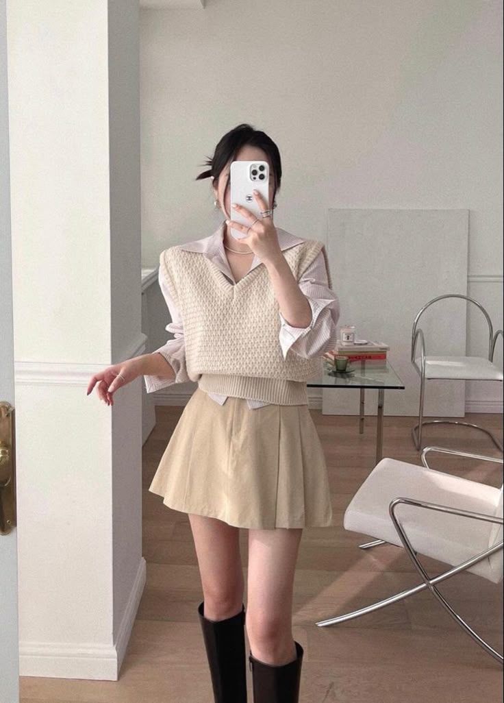 Có 1 kiểu áo quốc dân, dù diện đi làm hay đi chơi đều 