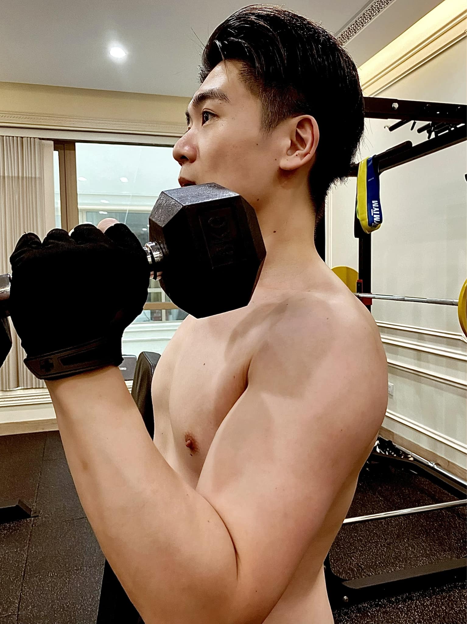 2 thiếu gia nhà bầu Hiển khoe body bên bể bơi, bố đơn thân nghìn tỷ 'ăn đứt' chồng Đỗ Mỹ Linh ở 1 điểm- Ảnh 3.
