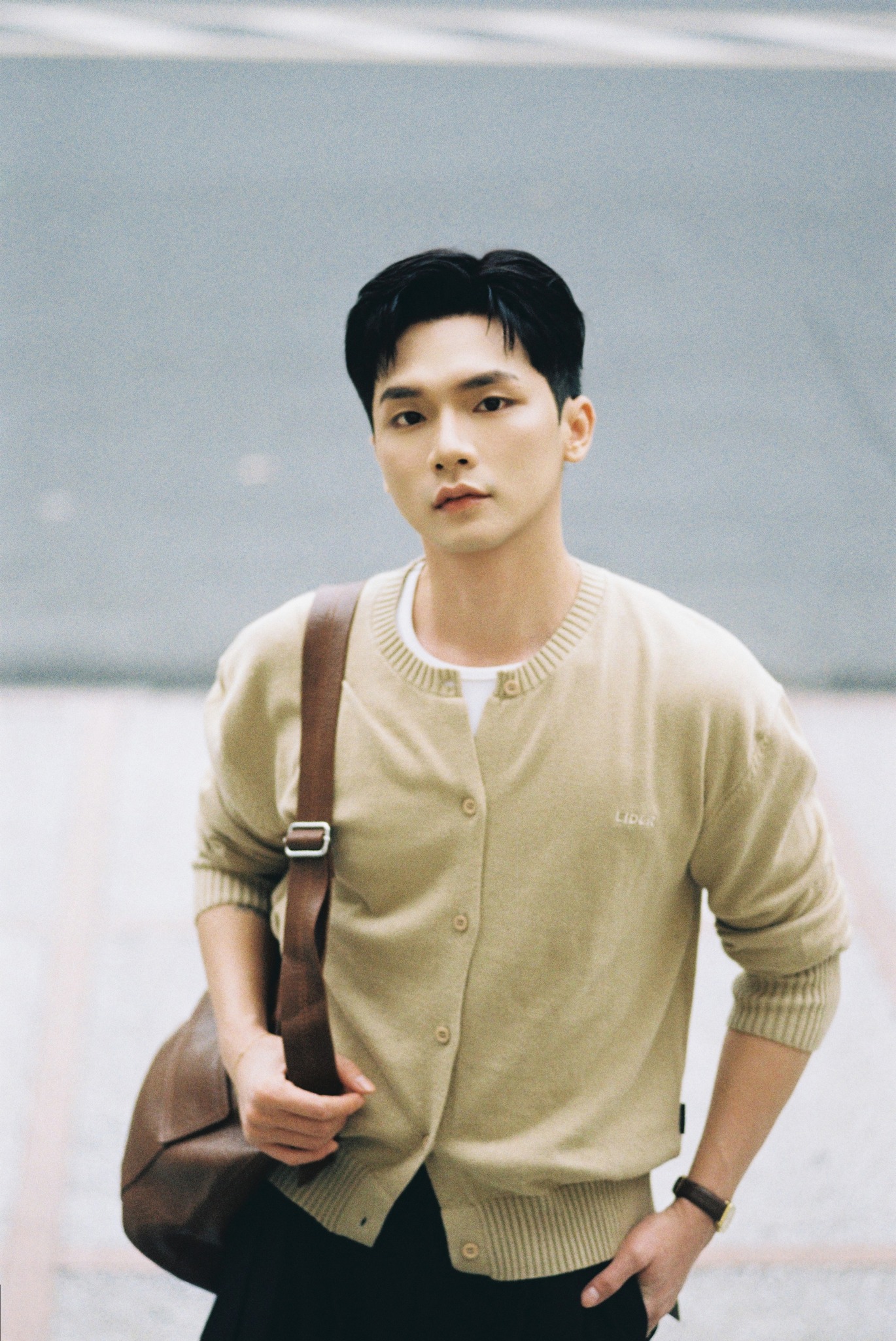 Debut 2 lần nam ca sĩ này vẫn “không chút bọt sóng” tại Vpop, rộ tin bạn trai Văn Mai Hương cũng chẳng ai tin!- Ảnh 6.