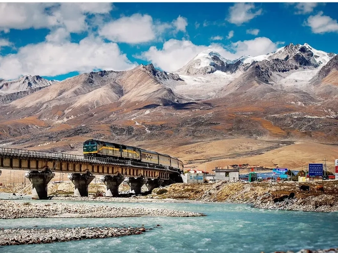 Chuyến tàu chạy gần 2000km, đi mất 2 ngày: Du khách nhận xét "Như một giấc mơ"- Ảnh 15.