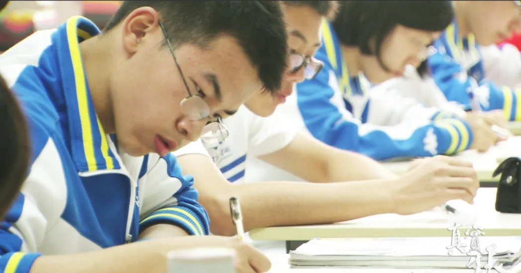 Một bộ phim tài liệu từng được phụ huynh coi là giáo án dạy con, 10 năm sau lại thành bài học cho chính họ- Ảnh 1.