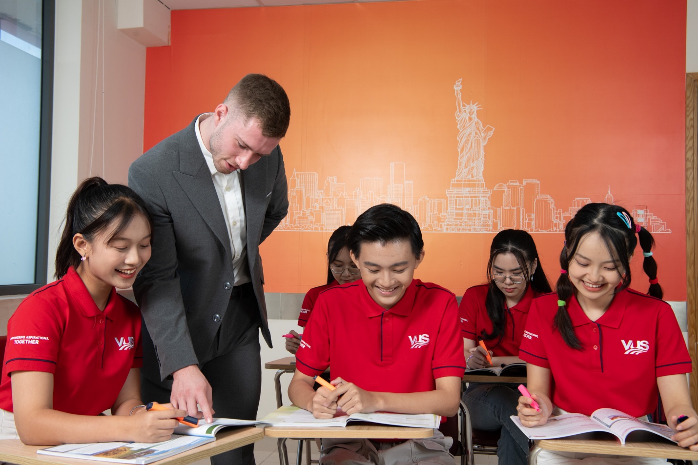 Chinh phục IELTS đúng cách giúp hành trình săn học bổng nhẹ nhàng hơn- Ảnh 2.