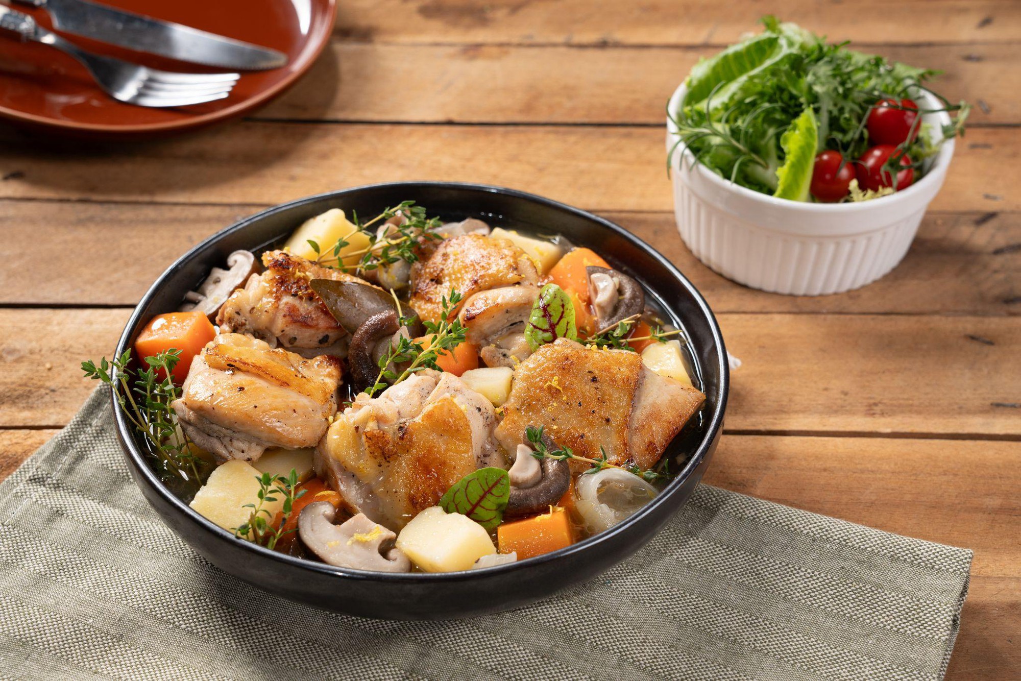 Bữa ăn ngon mùa hè với gà Mỹ hầm chanh và nấm- Ảnh 1.