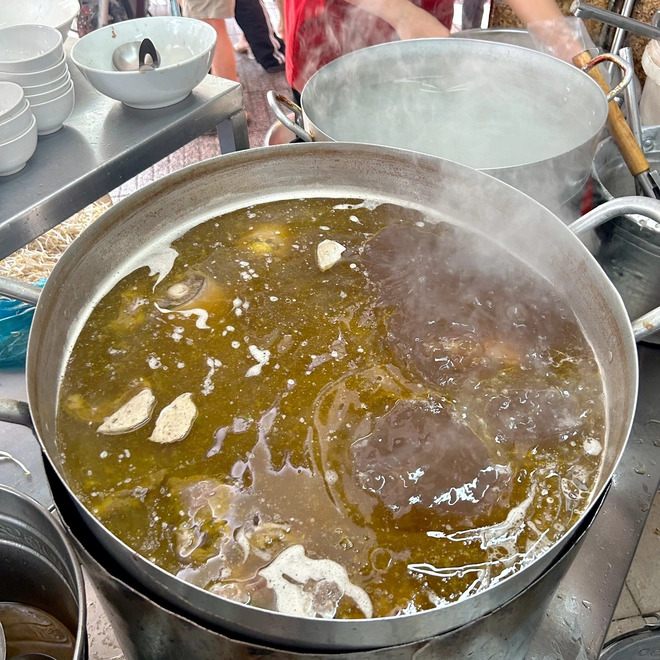 Khó tin: 2 quán phở có công thức y hệt nhưng lại được Michelin 3 năm liên tiếp- Ảnh 5.