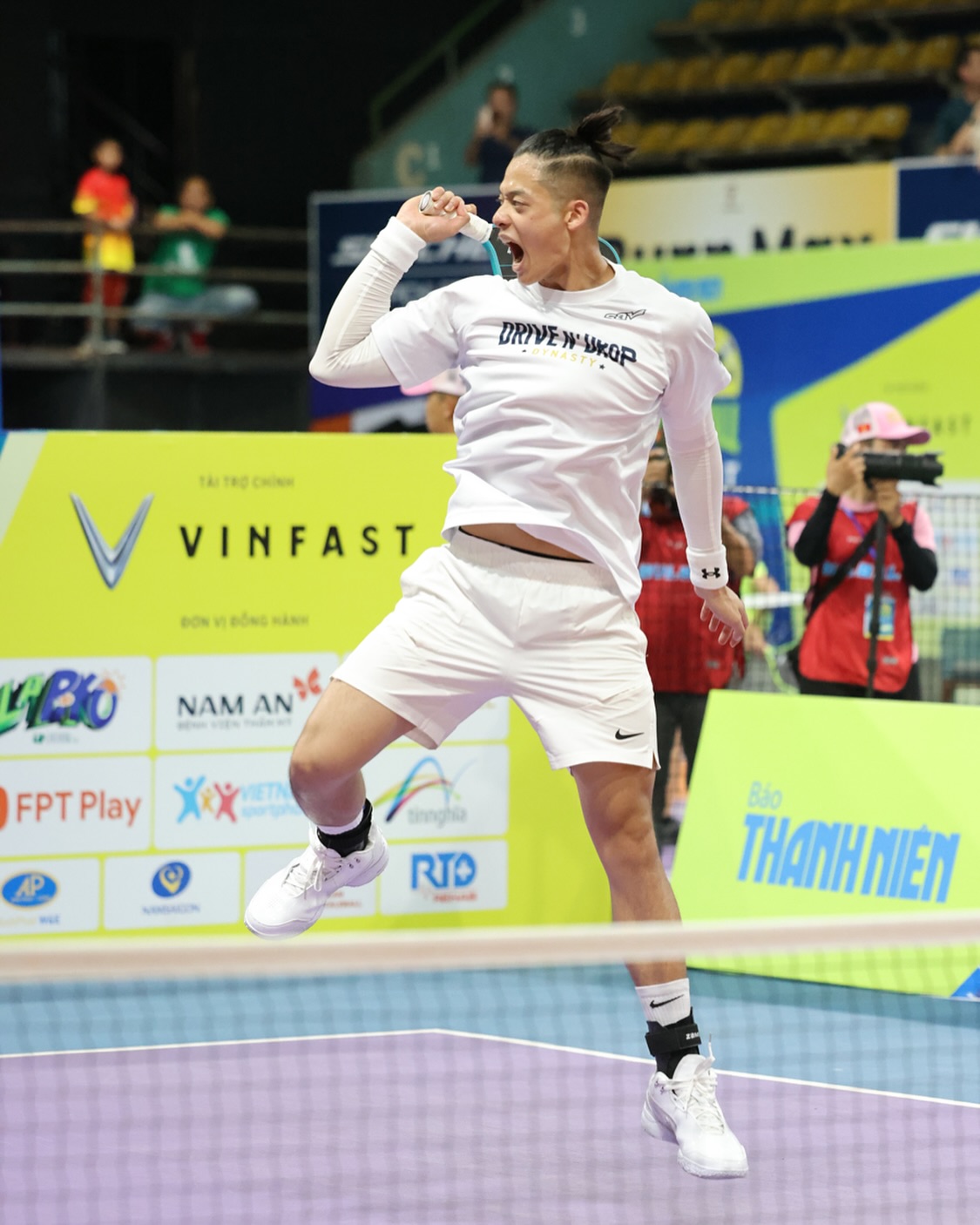 Sau Kỳ Hân, một tay chơi quen mặt gãy xương mác khi đánh pickleball 4 tiếng- Ảnh 7.