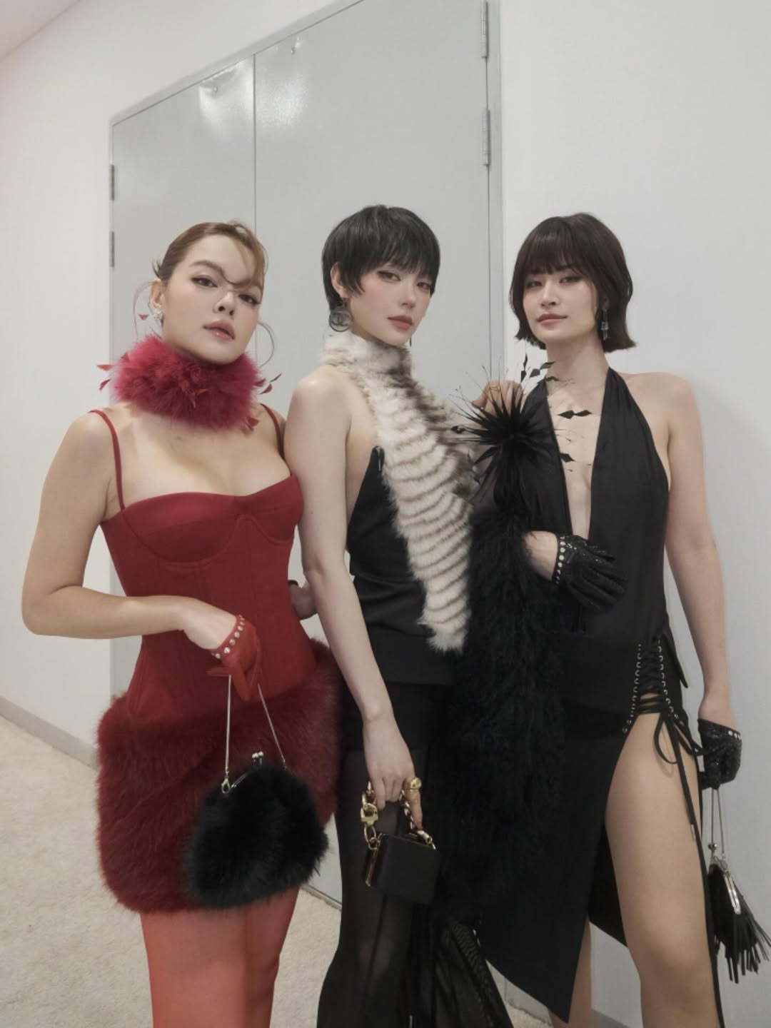 Sau Hà Hồ, tới loạt người đẹp Vbiz đua nhau 