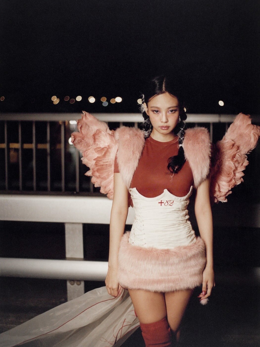Jennie xác nhận mối quan hệ ngay khi mỹ nam đẹp nhất BTS vừa xuất ngũ?- Ảnh 1.