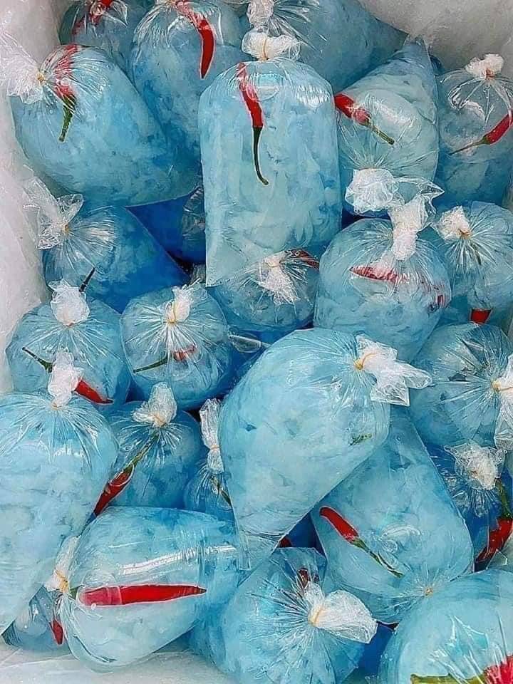 Mỗi vùng đất đều có một món ăn không-lẫn-vào-đâu-được khiến người ta muốn quay lại để thưởng thức: Với Huế khi hè đến, là món "thạch pha lê" trong veo này!- Ảnh 2.