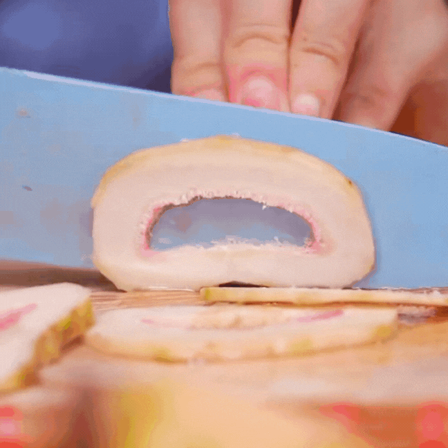Mỗi vùng đất đều có một món ăn không-lẫn-vào-đâu-được khiến người ta muốn quay lại để thưởng thức: Với Huế khi hè đến, là món "thạch pha lê" trong veo này!- Ảnh 8.