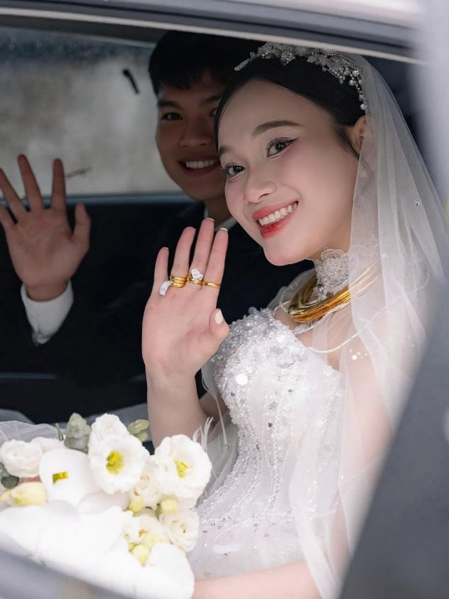 Vợ mới cưới của Hồ Văn Cường lộ hint có bầu?- Ảnh 5.