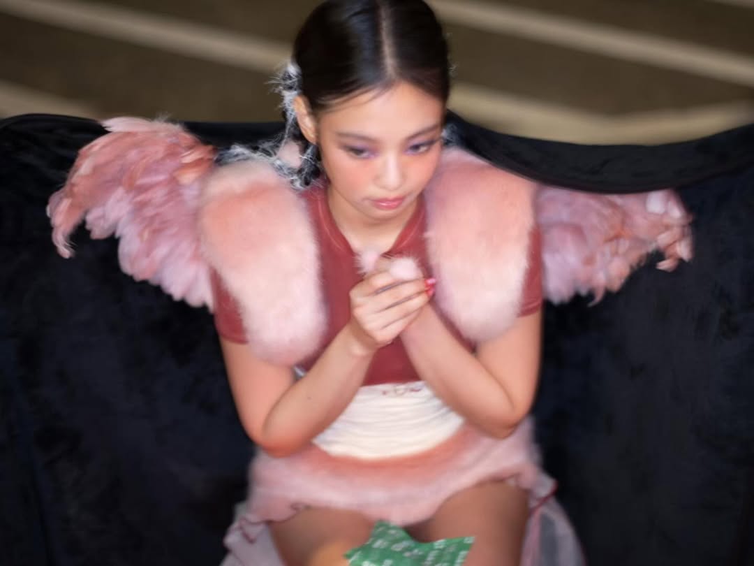 Jennie xác nhận mối quan hệ ngay khi mỹ nam đẹp nhất BTS vừa xuất ngũ?- Ảnh 7.