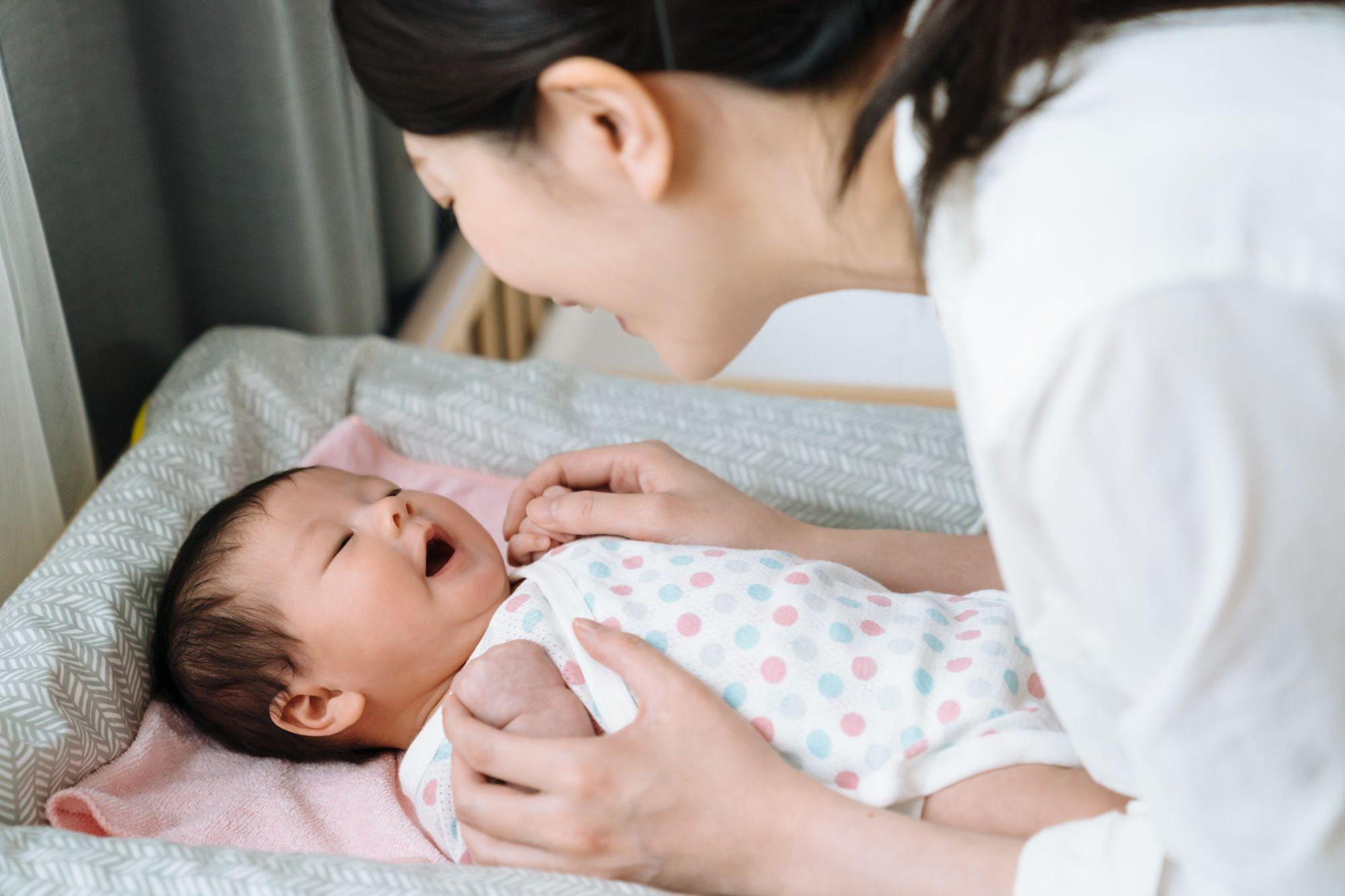 Tiêm vắc-xin 6 trong 1 cho trẻ sơ sinh, trẻ nhỏ: Ba mẹ đừng bỏ qua những lưu ý này- Ảnh 5. Tiêm vắc-xin 6 trong 1 cho trẻ sơ sinh, trẻ nhỏ: Ba mẹ đừng bỏ qua những lưu ý này- Ảnh 5.