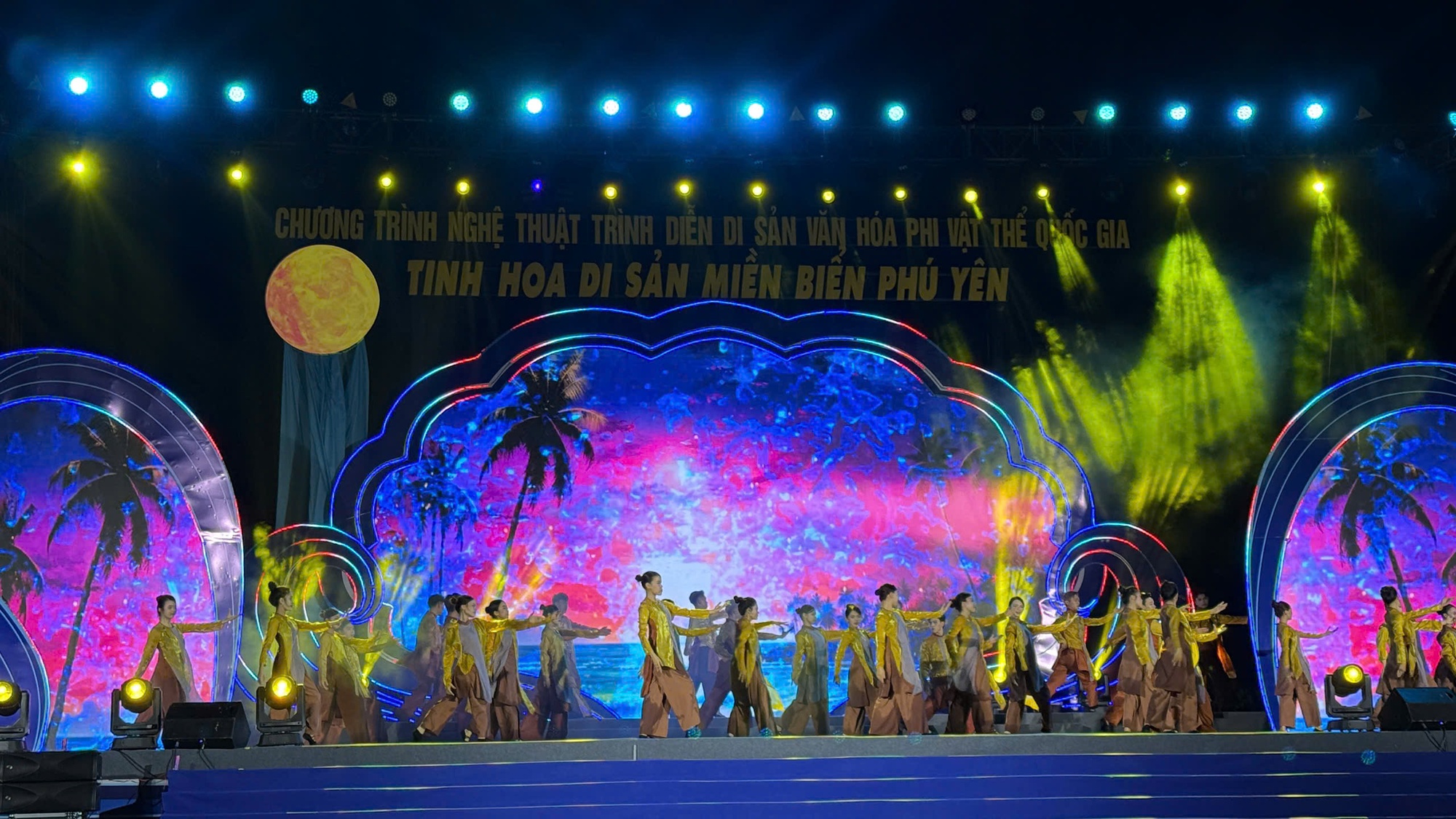 Khai thác chuyến bay đêm đến Phú Yên, thúc đẩy kích cầu du lịch- Ảnh 3.
