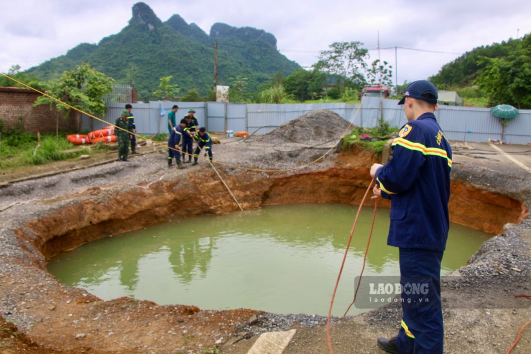 Dừng tìm kiếm nạn nhân vụ tai nạn rơi xuống hố "tử thần" tại Bắc Kạn- Ảnh 2.