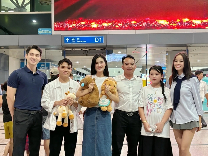 Hoa hậu Ý Nhi và bạn trai: Vừa đăng quang đã công khai, liên tục vướng tin đồn- Ảnh 3.