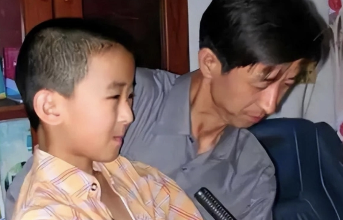 10 tuổi đỗ đại học, 13 tuổi thành Thạc sĩ, thần đồng năm nào giờ vẫn nhận chu cấp từ cha mẹ già - Bi kịch đến từ 1 SAI LẦM phổ biến của bậc cha mẹ- Ảnh 2.