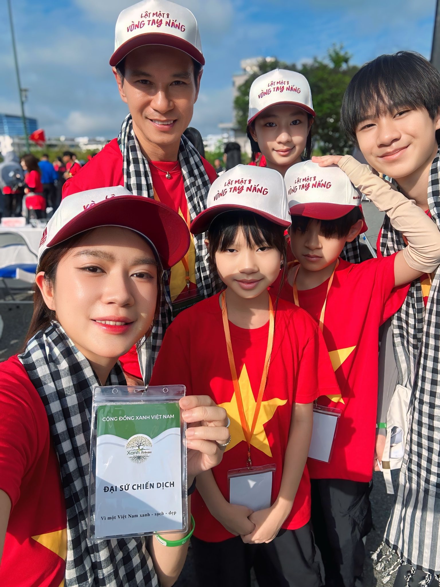 Nghỉ hè chuẩn rich kid: Con sao Việt ở biệt thự, bay hạng sang, vừa chơi vừa học đủ mọi kỹ năng- Ảnh 4.