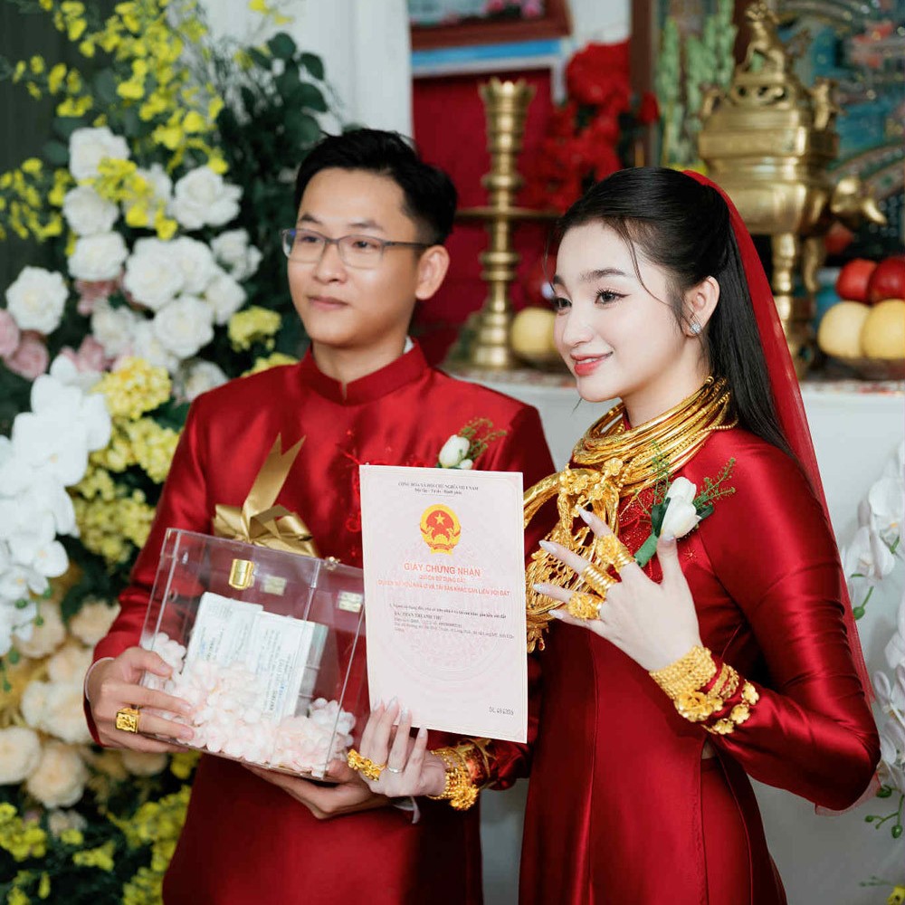 Mẹ cô dâu Hậu Giang gây sốt mạng xã hội, U40 đẹp quý phái như minh tinh trong đám cưới bạc tỷ- Ảnh 3.