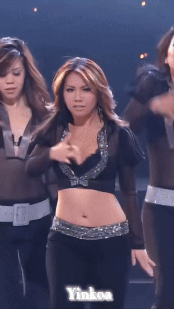 Nữ hoàng Y2K bản Việt gọi tên Minh Tuyết: Style thời 2000s khiến giới trẻ khó mà “chặt” lại!- Ảnh 3.