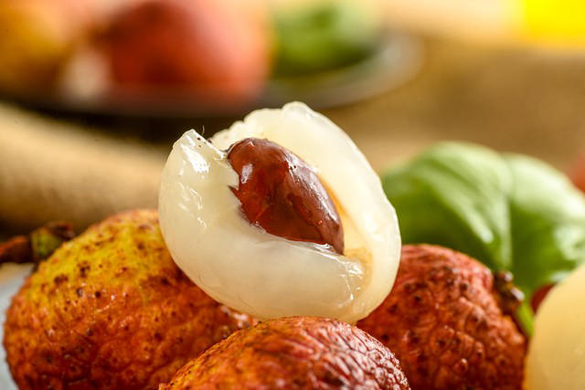 Vải quả tròn hay quả nhọn ngon hơn? 4 mẹo để chọn vải có thịt dày, hạt nhỏ- Ảnh 3.