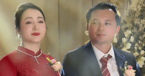Mẹ cô dâu Hậu Giang gây sốt mạng xã hội, U40 đẹp quý phái như minh tinh trong đám cưới bạc tỷ- Ảnh 1.