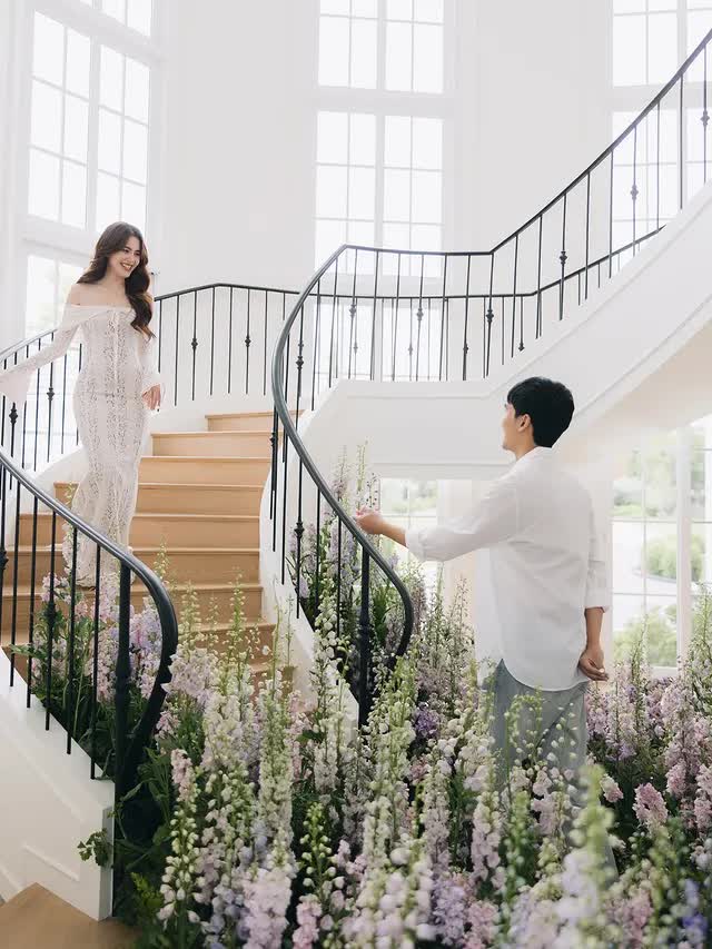 8 bức ảnh Mai Davika được cầu hôn như trong truyện cổ tích, nhẫn kim cương to tới mức 