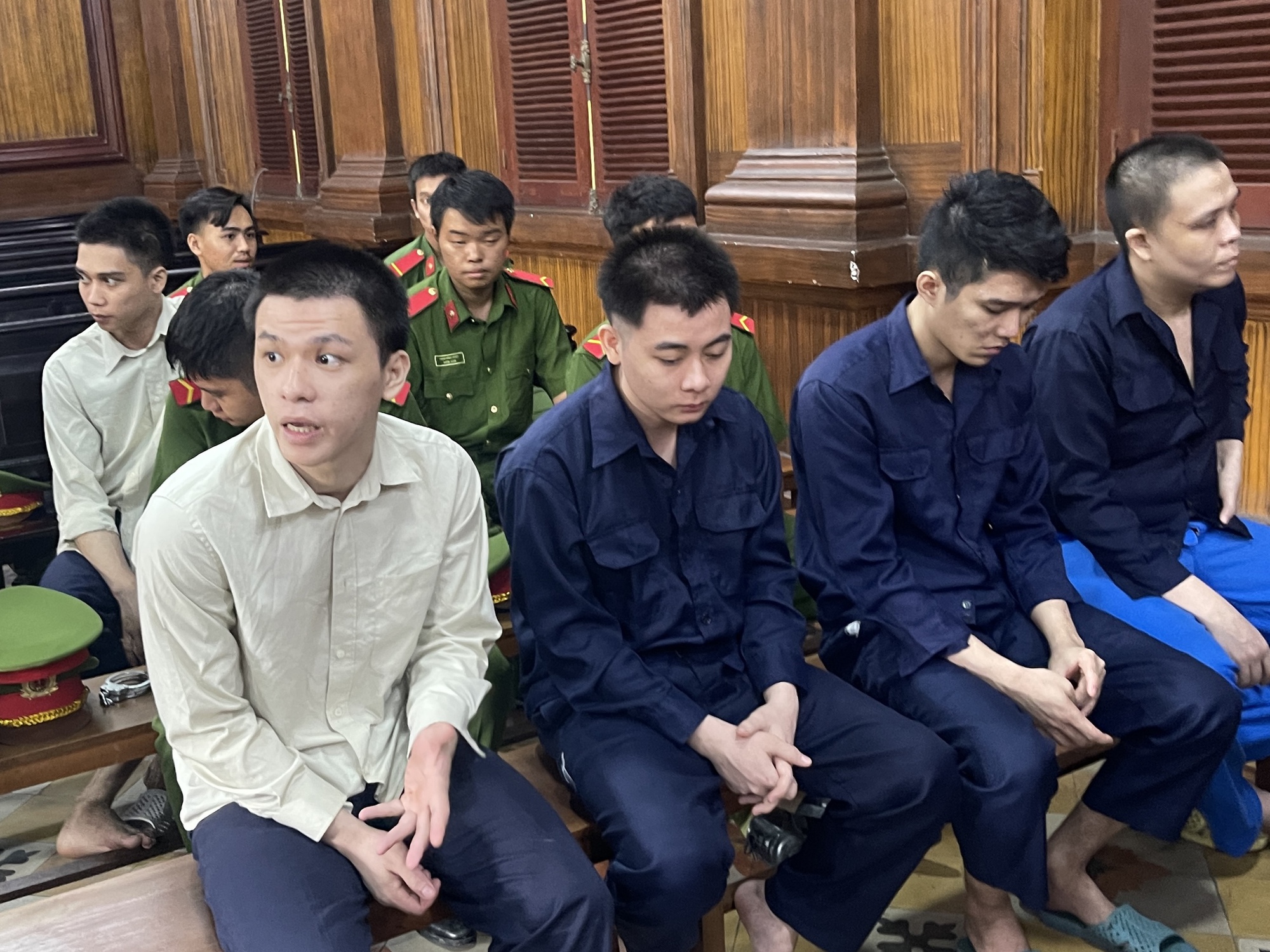 Tự cho mình là "người phán xử", nhóm thanh niên suýt giết người- Ảnh 1.