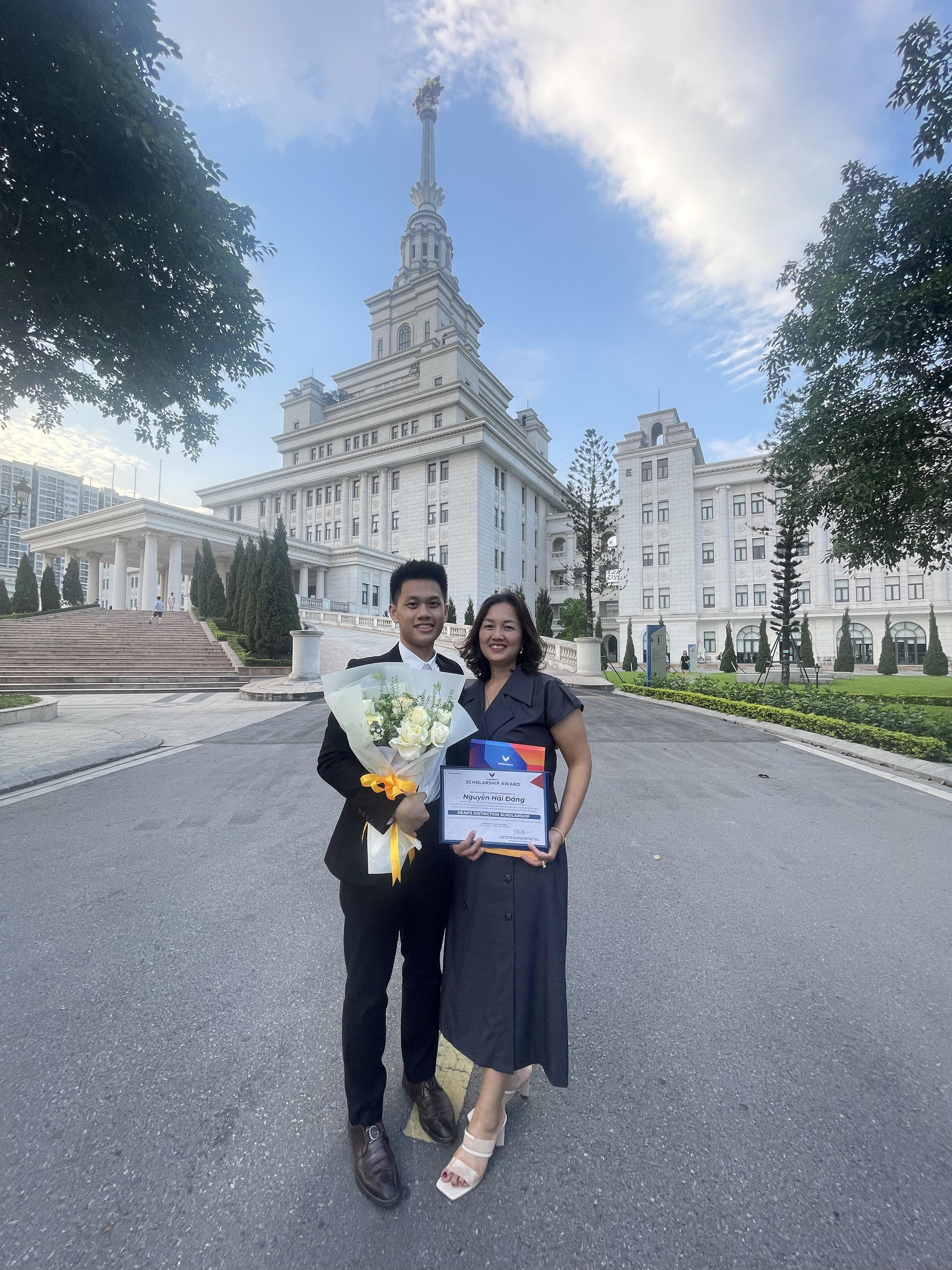 Nam sinh "đa nhiệm" nhất mùa hè này: Thức phỏng vấn lúc 3h sáng, vừa đi học vừa kinh doanh vẫn ẵm trọn học bổng 45 tỷ từ 20 trường- Ảnh 4.