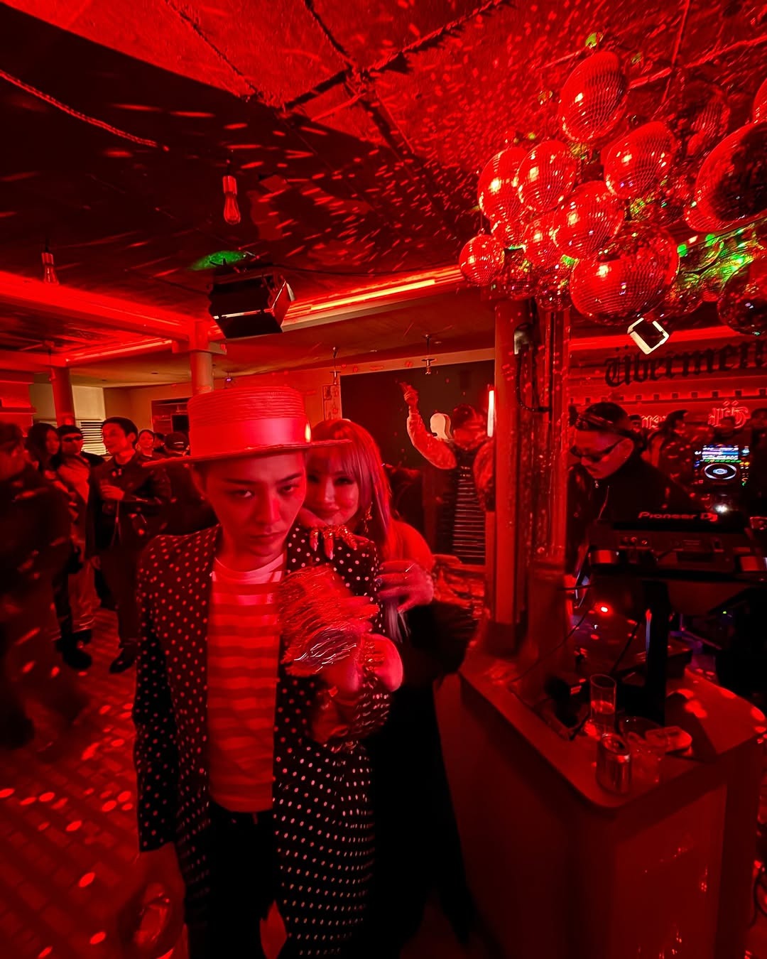 Ngoại lệ của G-Dragon: Lộ 