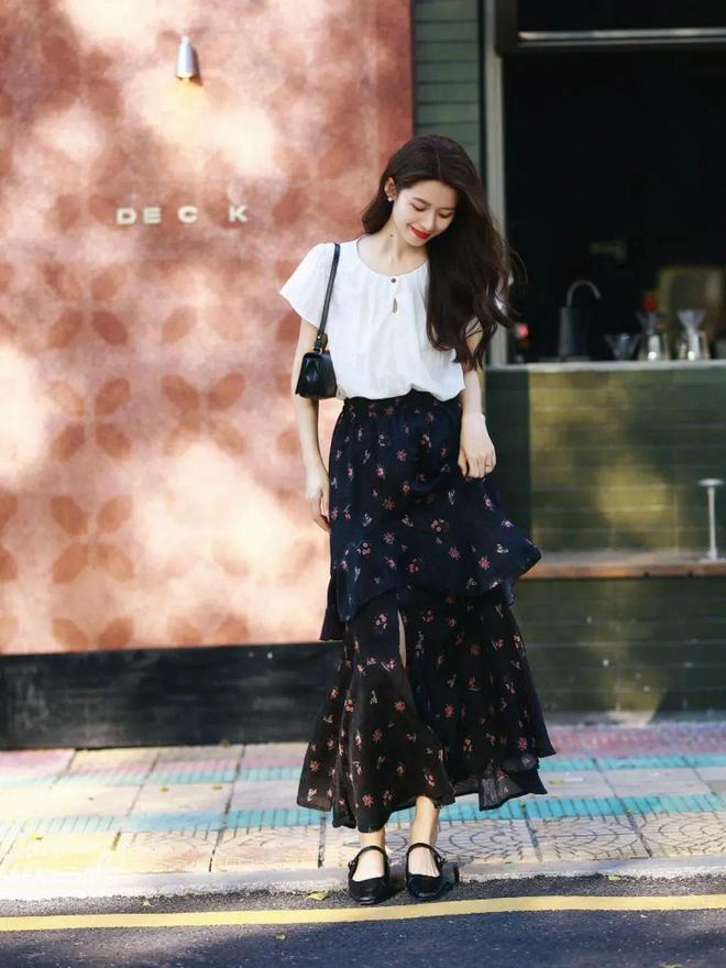 Váy dài + giày bệt: Combo gây "nghiện" nhất mùa hè năm nay!- Ảnh 8.