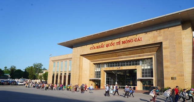 Không phải Hạ Long, Cát Bà, đây mới là bãi biển được du khách nhận xét "trong xanh nhất miền Bắc"- Ảnh 9.
