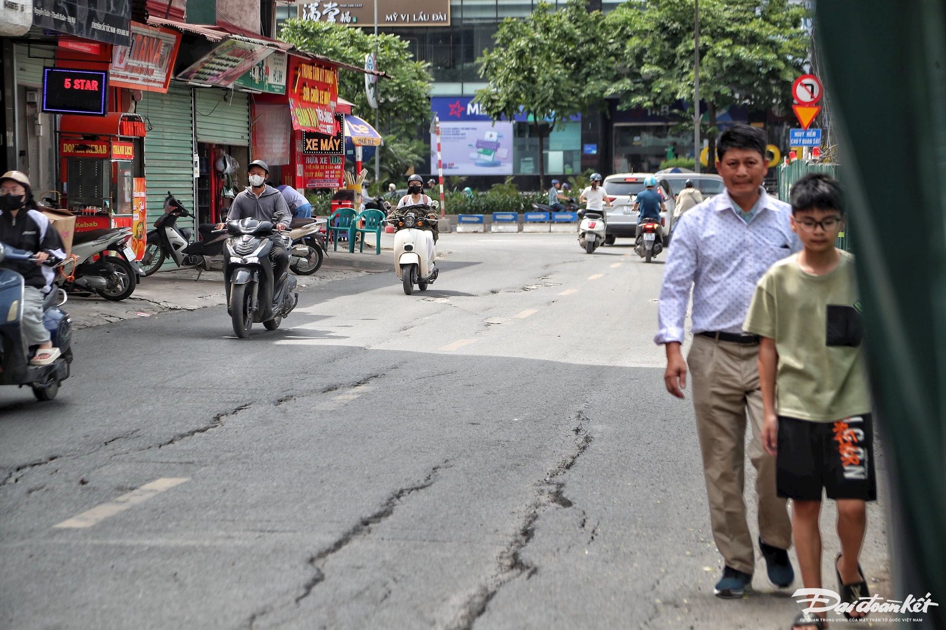 Hà Nội: Xảy ra hiện tượng sụt lún khi thi công đường Nguyễn Tuân- Ảnh 2.