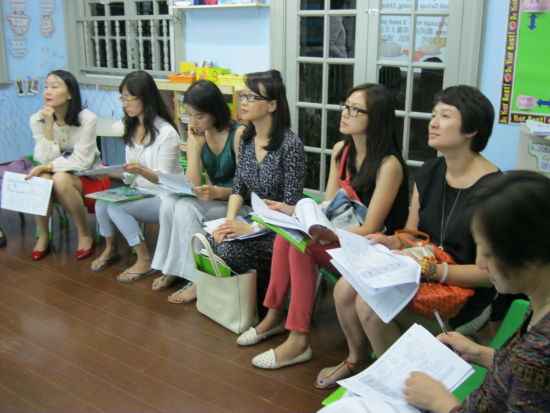 Giáo viên đứng lớp 40 năm nói thẳng: Không tâm linh nhưng nhìn dáng ngồi của cha mẹ khi đi họp phụ huynh, biết ngay con họ giàu sang hay lận đận- Ảnh 2.