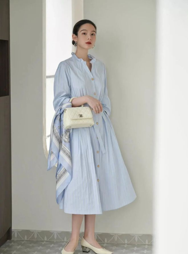 Khăn lụa - "vũ khí" thời trang biến hóa từ cổ đến toàn thân, giúp bạn nâng tầm phong cách trong tích tắc- Ảnh 8.