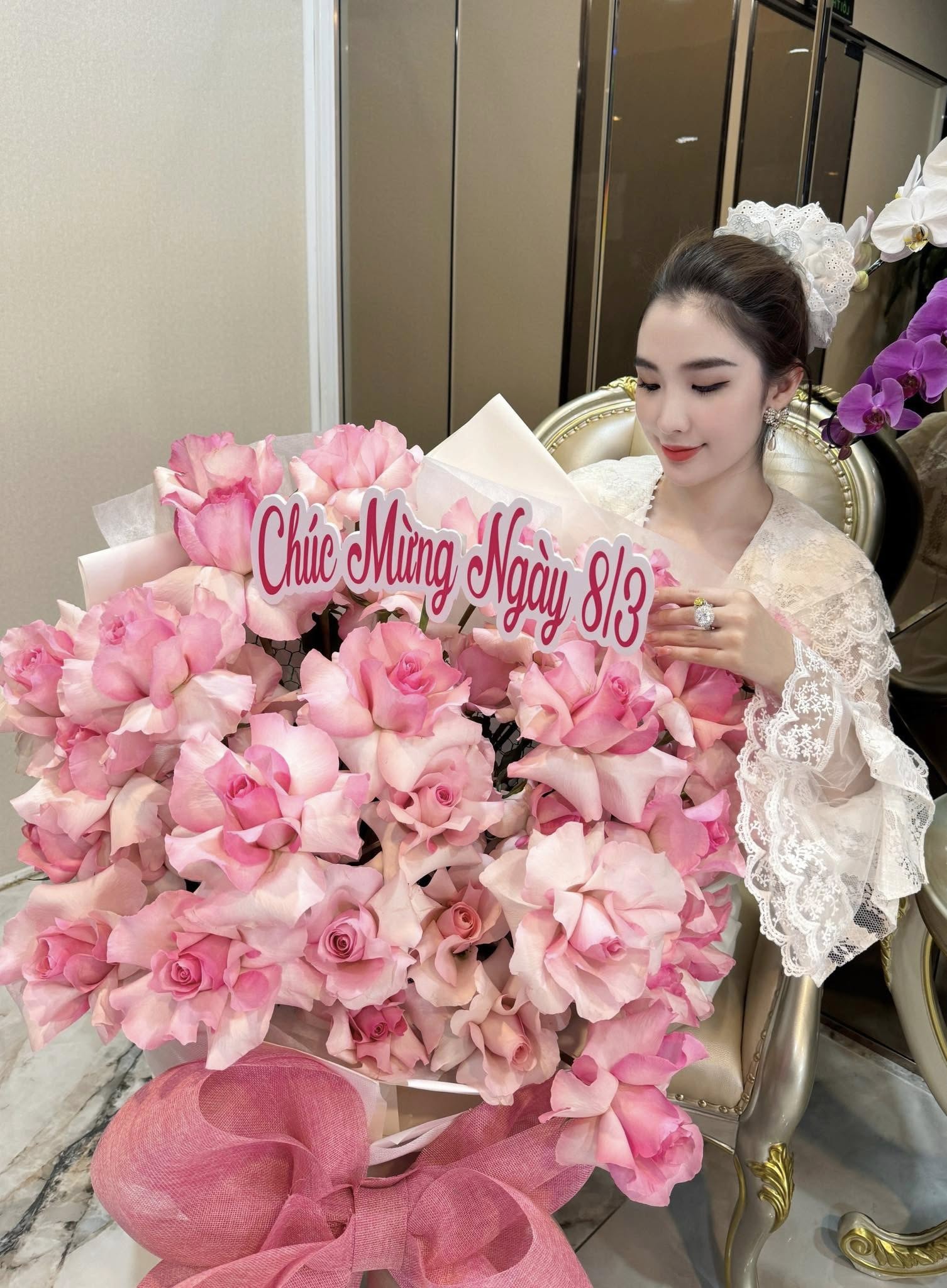 Mỹ nhân Vbiz đã bí mật sinh 2 con bất ngờ công khai chồng, danh tính đàng trai tưởng lạ hoá quen!- Ảnh 5.
