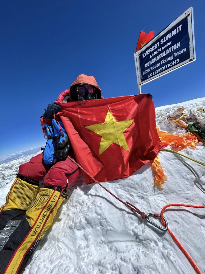 Chi hơn 2 tỷ đồng, 40 ngày mất kết nối - người Việt Nam lập kỳ tích ở Everest: “Tôi đã làm công tác tư tưởng với gia đình”- Ảnh 1.