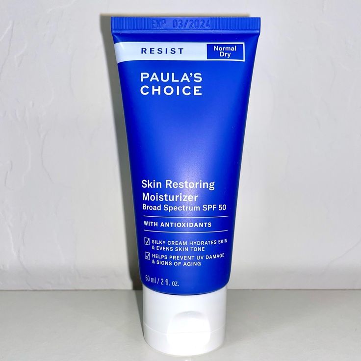 8 kem dưỡng ẩm chứa SPF chống nắng, cứ dùng là 
