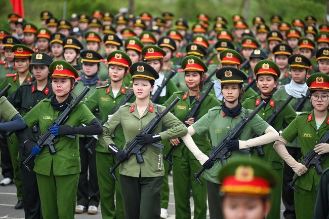 Phó Thủ tướng: Khẩn trương ban hành Đề án diễu binh, diễu hành trong tháng 6-2025- Ảnh 1.
