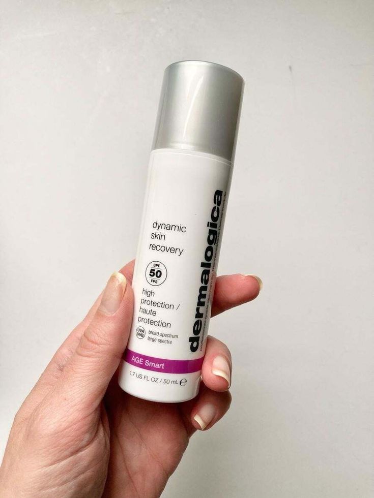 8 kem dưỡng ẩm chứa SPF chống nắng, cứ dùng là 