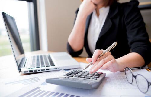 Sếp yêu cầu chuyển 14,4 tỷ đồng cho đối tác, kế toán nhập sai số tài khoản, giao dịch bị hủy nhưng bất ngờ được khen: "Bất cẩn đúng lúc"- Ảnh 1.