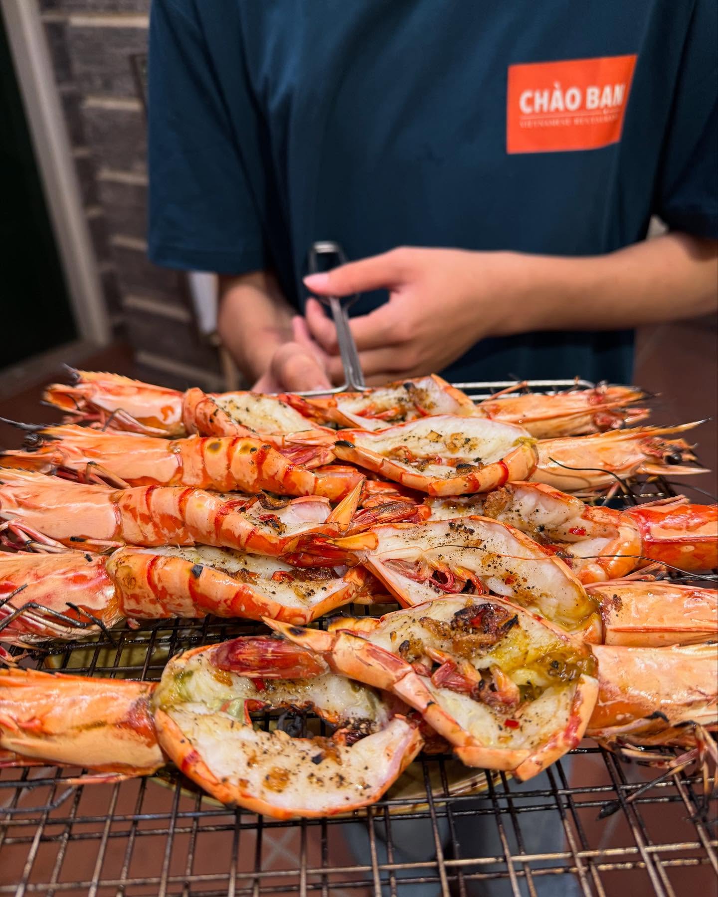 Chuyện lạ MICHELIN: 2 nhà hàng cùng tên ở Hà Nội đều treo danh hiệu Bib Gourmand, đại diện các bên nói gì?- Ảnh 5.