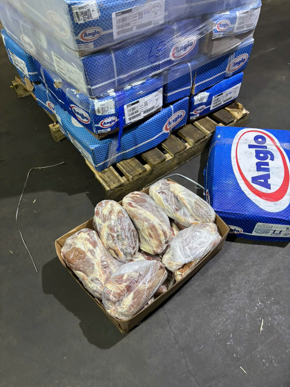 Bên trong kho lạnh ở TP HCM chứa hơn 70 tấn nội tạng, thịt không rõ nguồn gốc- Ảnh 15.