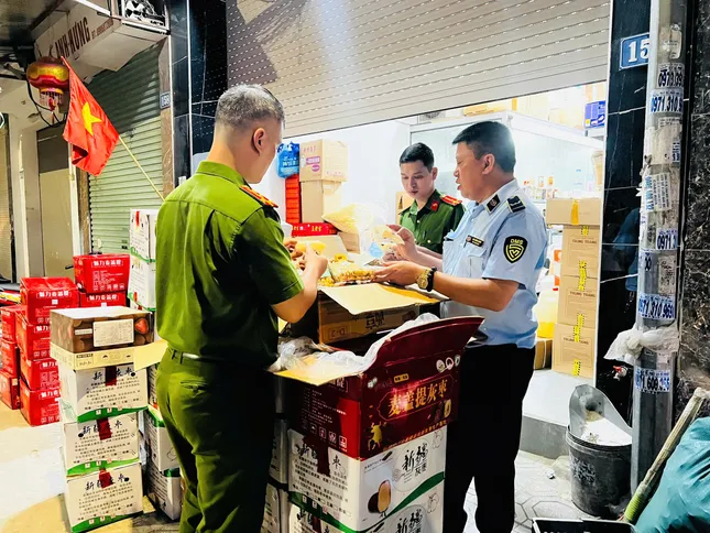 Công an Hà Nội nói về tình trạng cửa hàng ở La Phù đóng cửa không buôn bán- Ảnh 1.