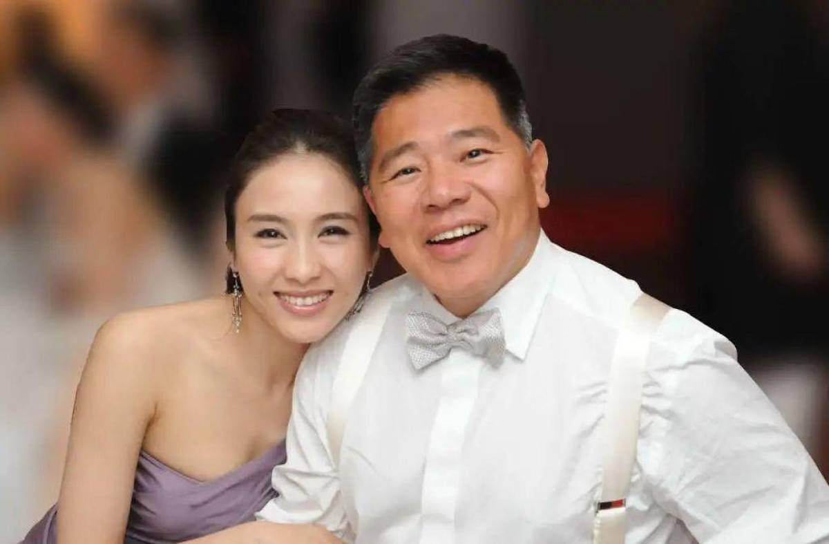 Không phải nhan sắc, đây mới là lý do khiến Lê Tư làm dâu hào môn và có cuộc hôn nhân viên mãn- Ảnh 4. Không phải nhan sắc, đây mới là lý do khiến Lê Tư làm dâu hào môn và có cuộc hôn nhân viên mãn- Ảnh 4.