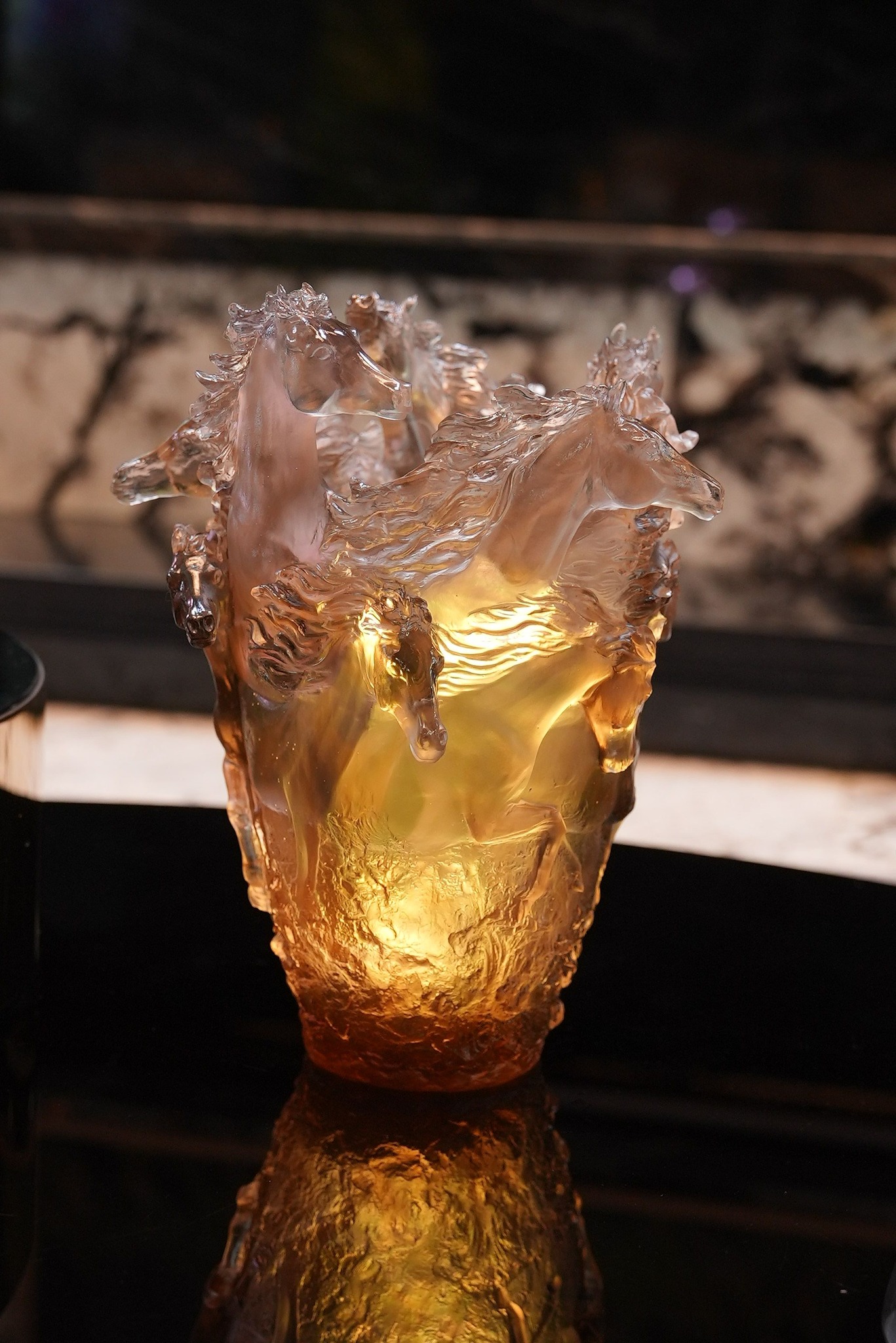 "&Aacute; hậu kh&eacute;o nịnh chồng" chi 900 triệu mua qu&agrave; sinh nhật chồng, &ocirc;ng x&atilde; ph&aacute;n ngay c&acirc;u: "To&agrave;n đồ linh tinh"- Ảnh 3.