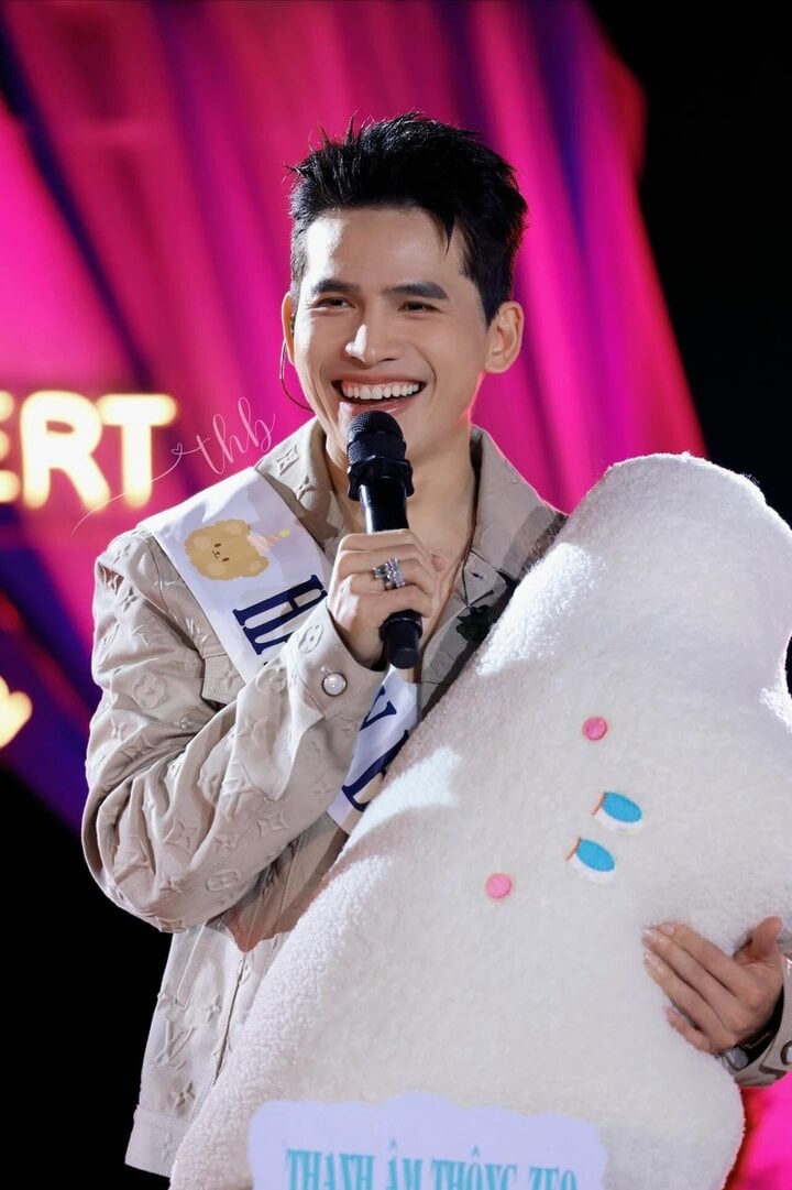 Quán quân bị chê mờ nhạt nhất Vietnam Idol giờ thành giọng ca "vạn người mê"- Ảnh 3.