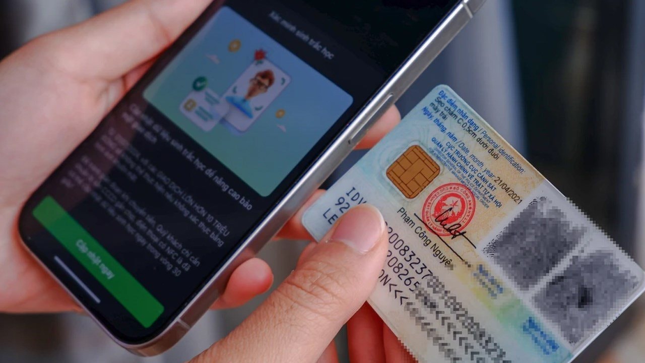 Người sinh vào 3 năm này cần làm lại căn cước công dân trong năm 2025, nếu không sẽ bị phạt tiền, đóng băng tài khoản ngân hàng- Ảnh 2. Người sinh vào 3 năm này cần làm lại căn cước công dân trong năm 2025, nếu không sẽ bị phạt tiền, đóng băng tài khoản ngân hàng- Ảnh 2.